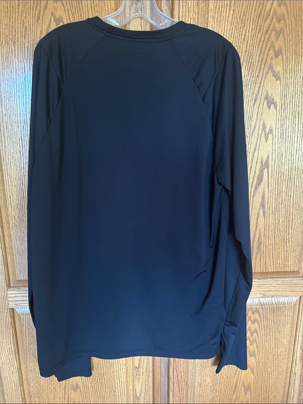 BUNDLE (2) Tek Gear long sleeve shirts. - Picture 4 of 5